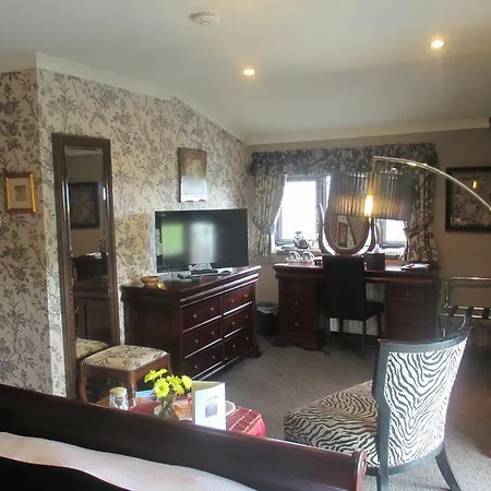 The Old School And Betty's Bed & Breakfast 4*