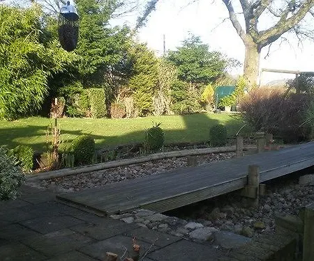 The Old School And Betty's Bed & Breakfast 4*