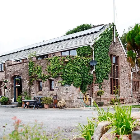 Bed & Breakfast The Old School And Betty's 4*