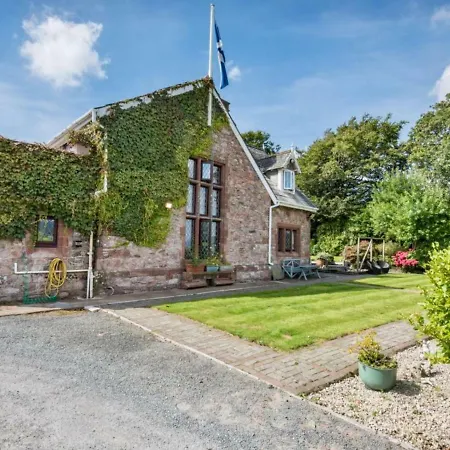 Bed & Breakfast The Old School And Betty's 4*