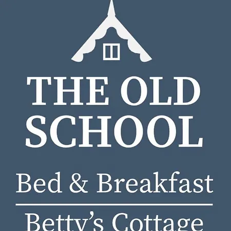 לינה וארוחת בוקר The Old School And Betty's